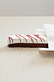 Biscotti mit Zuckerglasur in Papiertüte