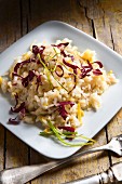 Risotto con porri e radicchio rosso (Risotto mit Lauch & Radicchio, Italien)