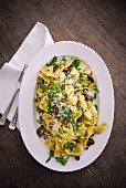 Tagliatelle with mushrooms and rocket