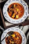 Pumpkin goulash with potatoes (seen from above)