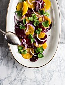 Beetroot salad with onions and oranges (seen from above)