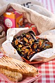 Mussels in parchment paper for Christmas