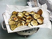 Oven-baked courgette slices with rosemary for an alkaline diet