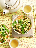 Egg noodles with peas and beans (Asia)