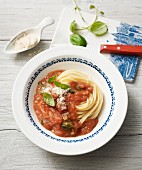 Vegane Spaghetti mit Sauce aus Ofentomaten