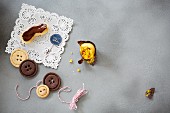 Button biscuits and an eclair