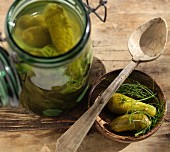 Gherkins with honey and dill