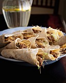 Wraps filled with minced meat, cabbage and vermicelli