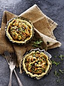 Puff pasty tartlets with caramelised onions and thyme