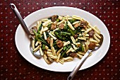 Cavatelli mit Wurst und Stengelkohl (Italien)