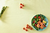 Garnelen mit Spinat und Tomaten