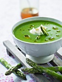Green asparagus soup with olive oil
