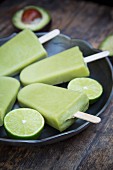 Avocado ice lollies with limes