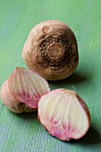 Chioggia beetroot, whole and halved