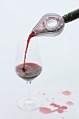 A pouring aid for red wine