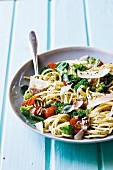 Spaghetti with tuna fish, broccoli and tomatoes