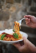 Spaghetti with tomato sauce from the Anna Tasca Lanza cooking school