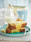 Lemon slices with honey and poppyseeds