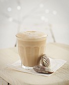 Café au lait with chocolate seashells