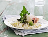 Asparagus risotto with raw ham