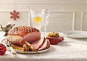 Glazed ham with bread pudding (USA)