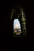 Durchblick zum Petersdom, Rom