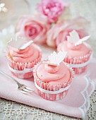 Strawberry cream cupcakes