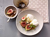 Fresh figs in syrup with yoghurt