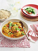 Chicken curry with brown lentils, cucumber & peppers (Malaysia)
