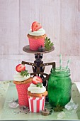 Erdbeer-Zitronen-Cupcakes mit Frischkäse-Waldmeister-Topping