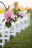 Blumendekoration für die Hochzeitszeremonie