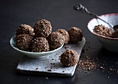 Black-pepper truffles with cream