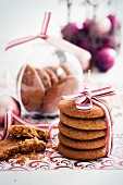Spiced Christmas biscuits as a gift