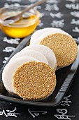 Sesame seed wafers with honey