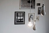 Selbstgemachte Glühbirnen aus Beton als Zimmerdekoration