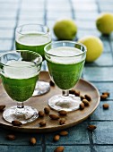 Green smoothies with almonds