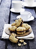 Your Food - 8 Brilliants biscuits from one basic dough - Pecan