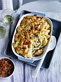 Cauliflower noodle gratin with cheese