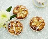 Apple tartlets with icing