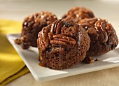 Pecan nut and bran cakes with honey