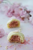 Sakura Wagashi (Süssigkeit zum Kirschblütenfest, Japan)