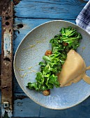 Chestnut green kale with chicken and sauce