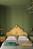 Bett im Hotelzimmer, Bad Gastein, Österreich