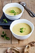 Jerusalem artichoke soup with parsley