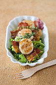 Grilled scallops with bacon on a leek medley (low carb)