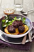Black pudding with apples