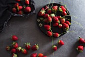Frische Erdbeeren (Draufsicht)