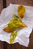 Fried basil leaves