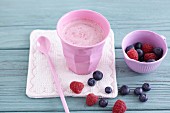 Yoghurt drink with fresh berries