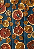 Dried slices of citrus fruits (seen from above)